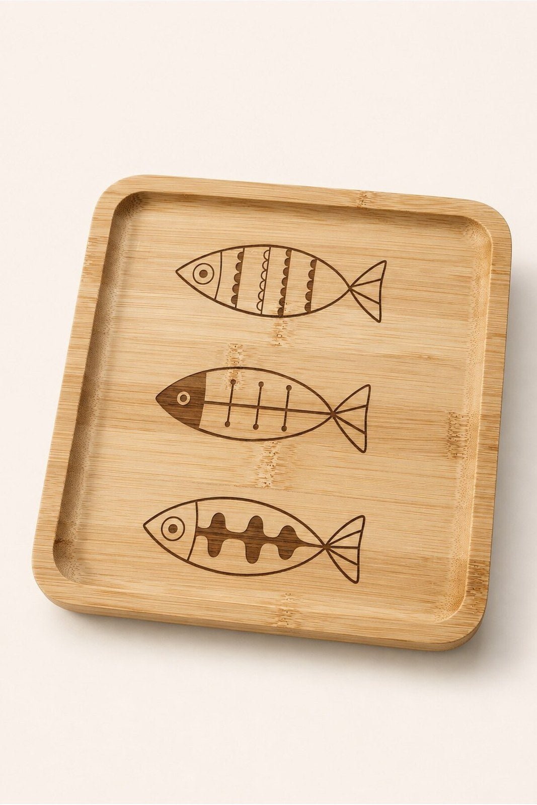 Balık Desenli 20x20 cm Doğal Bambu Meyve ve Sunum Tabağı